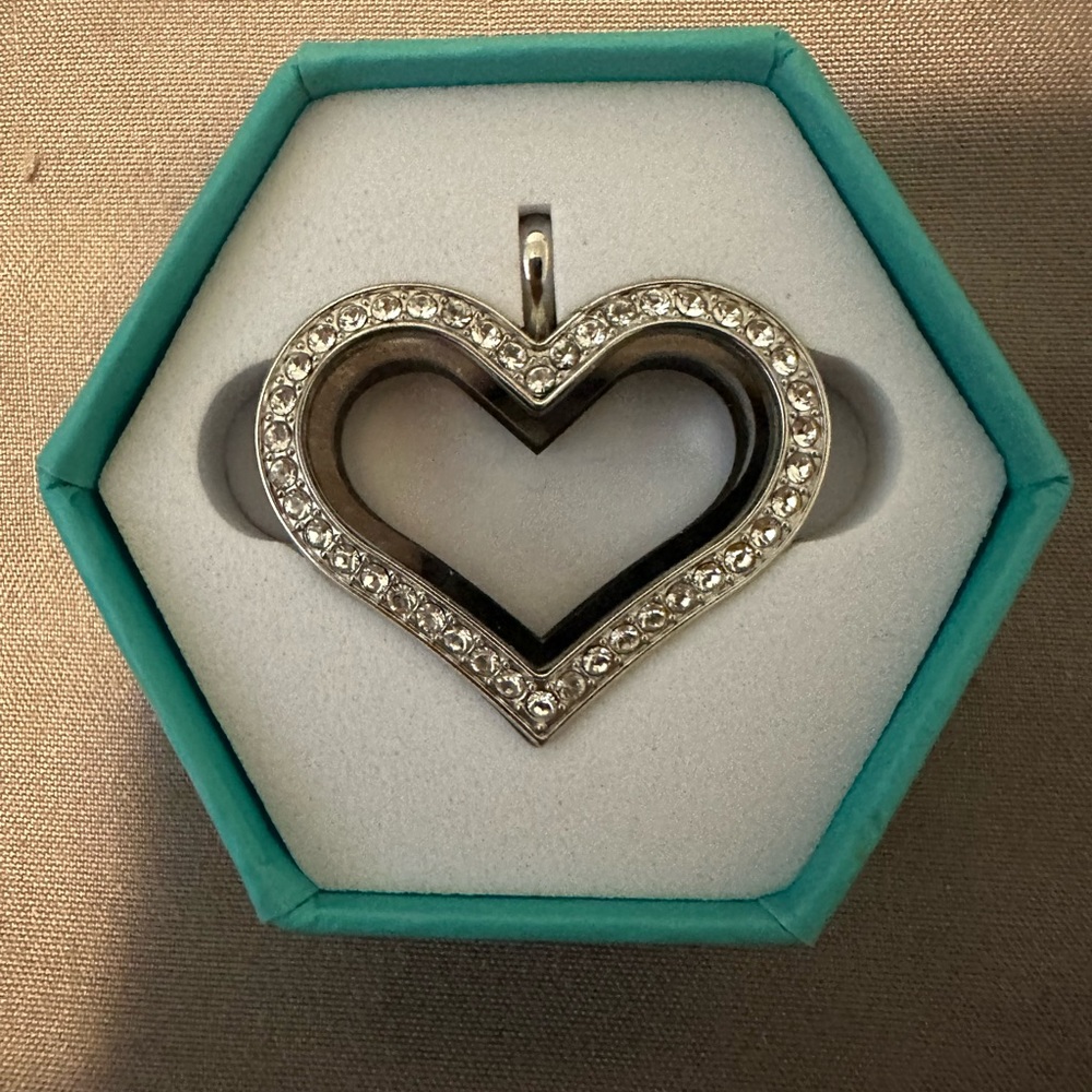 Origami Owl Heart Locket